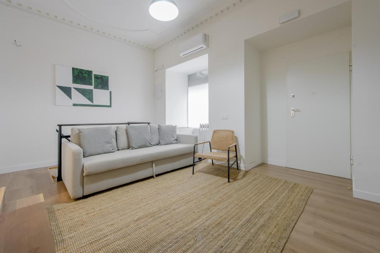 Apartamento Modern Apt & Cool Interior Design En El Retiro Madri
